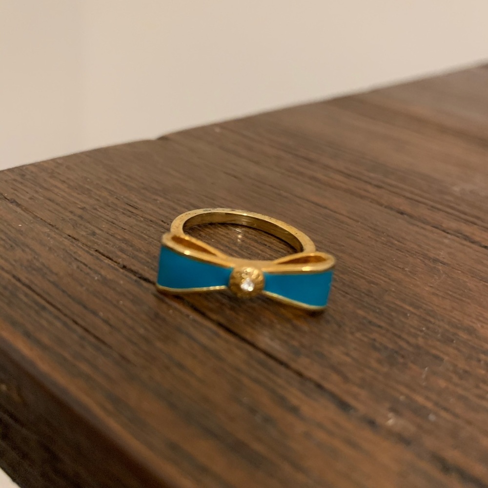 Henri Bendel bow ring